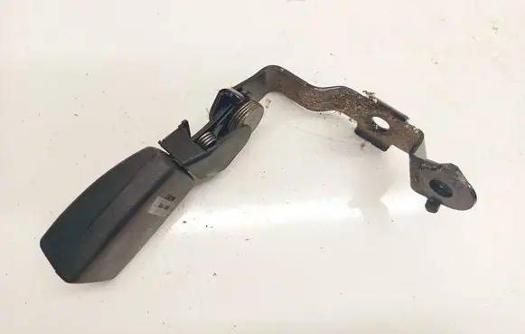 Toyota Avensis T250 Rear seatbelt buckle 