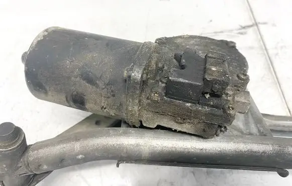 Ford Mondeo MK II Wiper motor 93bb17b571fc