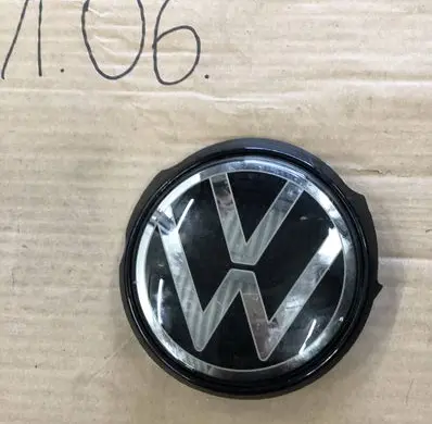 Volkswagen Golf VIII Manufacturer badge logo/emblem 2GV941600 00000772