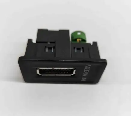 Volkswagen Golf VII AUX in-socket connector 5G0035222A