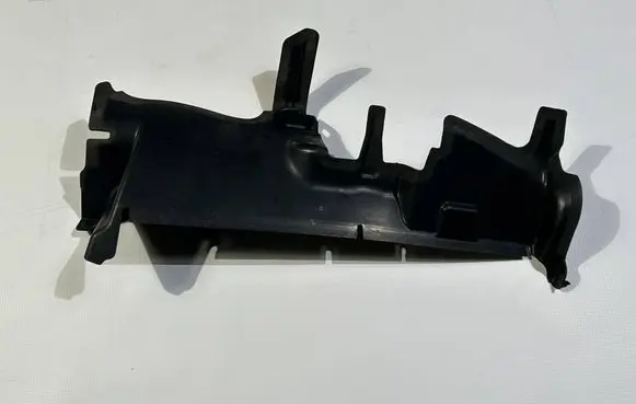 Dodge Charger Intercooler air guide/duct channel 68212037