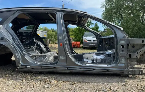 Mercedes-Benz E W213 Side car body part 