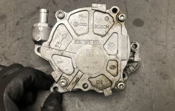 Audi A5 8T 8F Vacuum pump 03L145100F