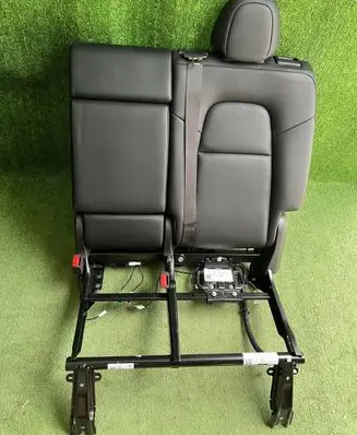 Tesla Model Y Second row seats 1494881DEB
