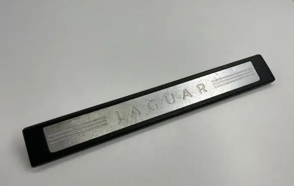 Jaguar XF X250 Front sill trim cover 8X2313200AF