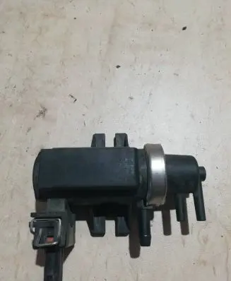 BMW X5 E53 Turbo solenoid valve 2279600