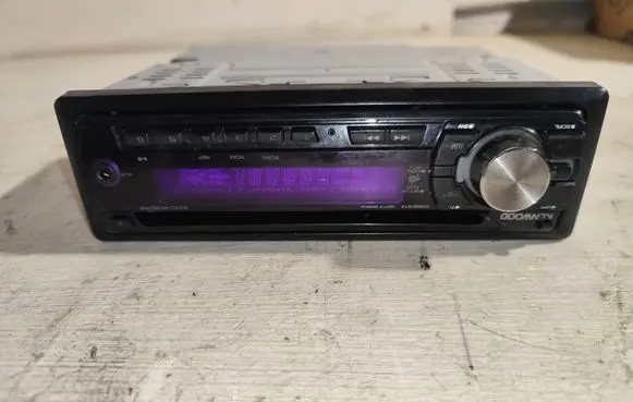 Radio/CD/DVD/GPS head unit