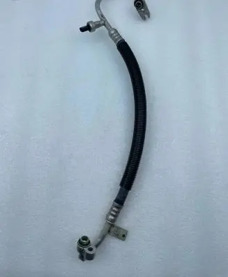 Jeep Grand Cherokee Air conditioning (A/C) pipe/hose 68161179AA