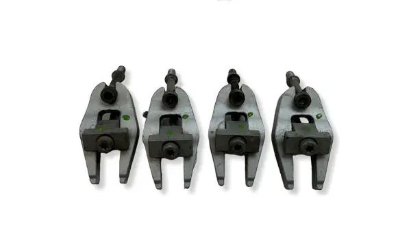 Subaru Outback (BS) Fuel Injector clamp holder 