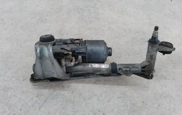 Volkswagen Touran I Front wiper linkage 