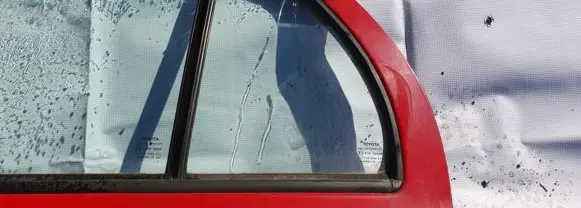 Toyota Yaris Rear vent window glass 
