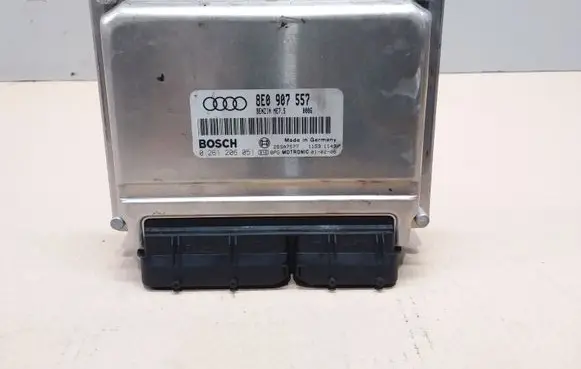 Audi A4 S4 B6 8E 8H Engine control unit/module 8E0907557 0261206051