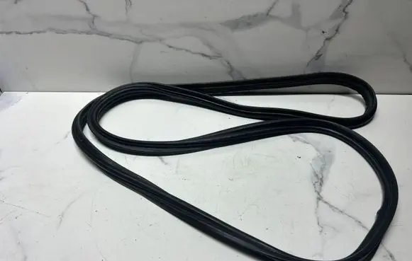 Mercedes-Benz A W176 Trunk rubber seal (body)