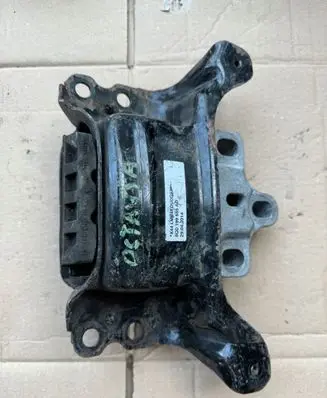 Skoda Octavia Mk3 (5E) Gearbox mount 5Q0199555AD