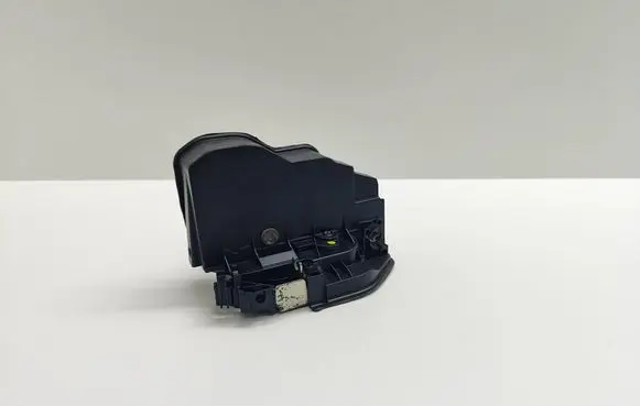 BMW 5 E60 E61 Front door lock 7167071 51217167071 51217154621