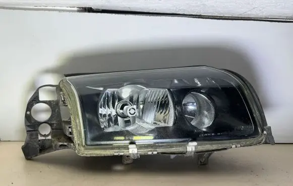 Volvo S80 Headlight/headlamp 30655902 89008802