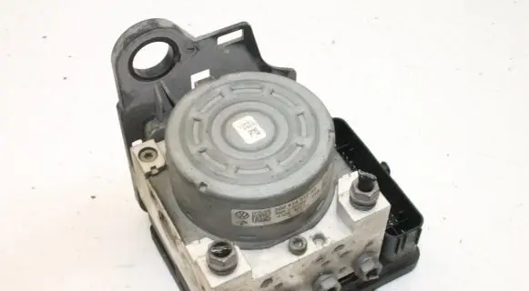 Volkswagen PASSAT B8 ABS Pump 3Q0614517AB 3Q0907379AB