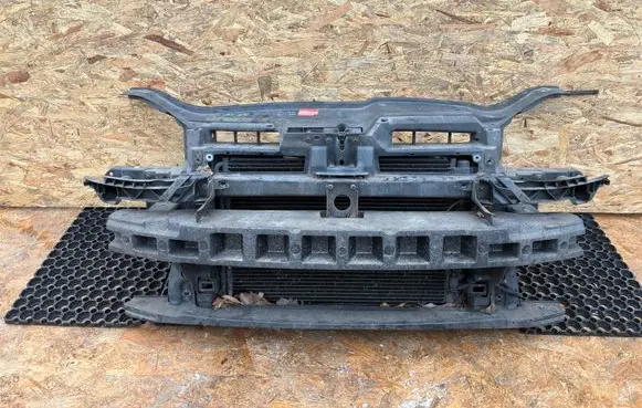 Volkswagen Golf V Radiator support slam panel