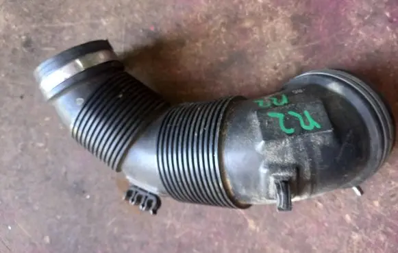 Audi Q3 8U Air intake hose/pipe 5QA129654G ETB2662100
