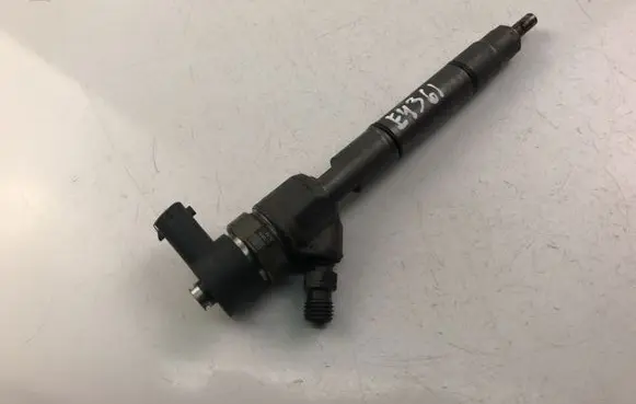KIA Ceed Fuel injector 338002A900