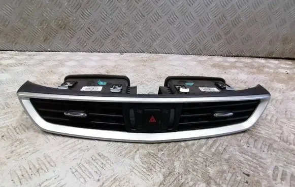 Nissan Qashqai Dash center air vent grill 687504EA0A