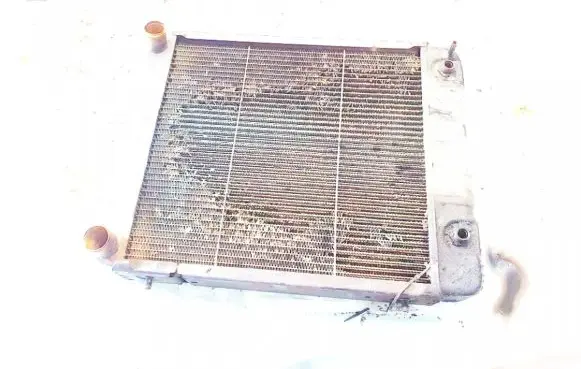 Engine oil radiator
