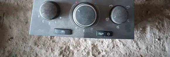 Opel Astra H Climate control/heater control trim 