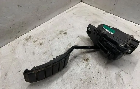 Renault Master II Accelerator throttle pedal 7700314525