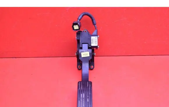 KIA Sorento Accelerator throttle pedal