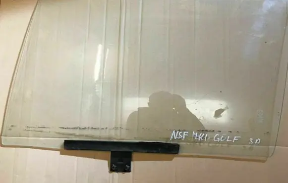 Volkswagen Golf I Front door window/glass (coupe) 173845201