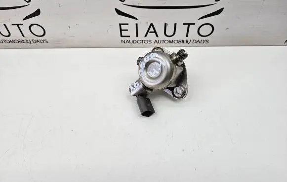 BMW X6 E71 Fuel injection high pressure pump 7595350 759535001 0261520048