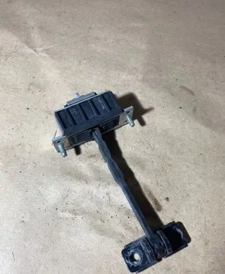 Mercedes-Benz E W211 Front door check strap stopper 