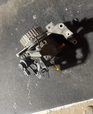 Citroen C4 I Picasso Fuel injection high pressure pump 0445010102 9683703780