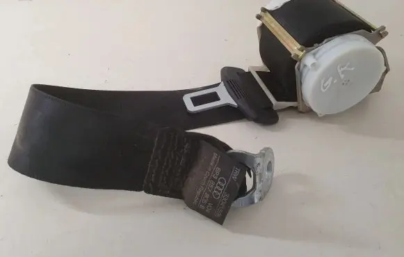 Audi A3 S3 8P Rear seatbelt 33030032C
