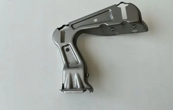 Skoda Octavia Mk2 (1Z) Headlight/headlamp mounting bracket