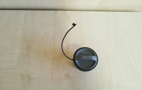 Toyota Avensis T250 Fuel tank filler cap 