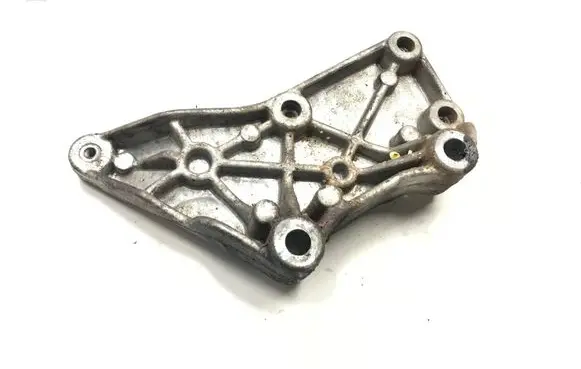 Mercedes-Benz C W204 Engine mounting bracket a6510940039 k3111