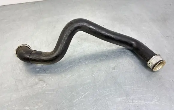 Mercedes-Benz S W221 Engine coolant pipe/hose A2215013584