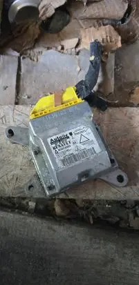 Renault Laguna I Airbag control unit/module 601958800 D267C142355 8200138952