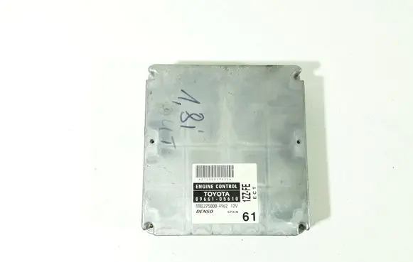 Toyota Avensis T250 Engine control unit/module 8966105610 MB2750004962