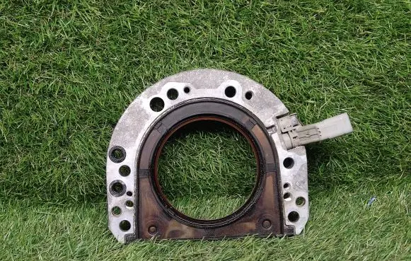 Volkswagen Jetta VI other engine part 04E103170C 04E103173C