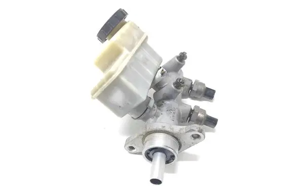 Master brake cylinder