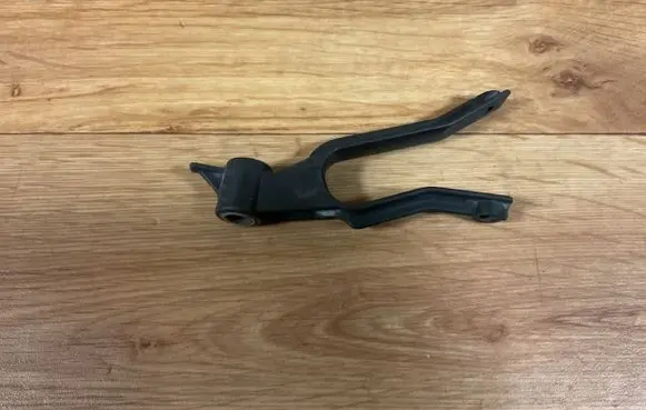 Opel Astra H Radiator mount bracket 13162131 43300890