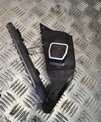 Mercedes-Benz CLS C218 X218 Accelerator throttle pedal A2043000204