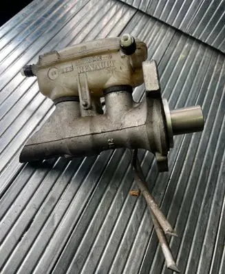 Renault Scenic III - Grand scenic III Master brake cylinder 460910006R