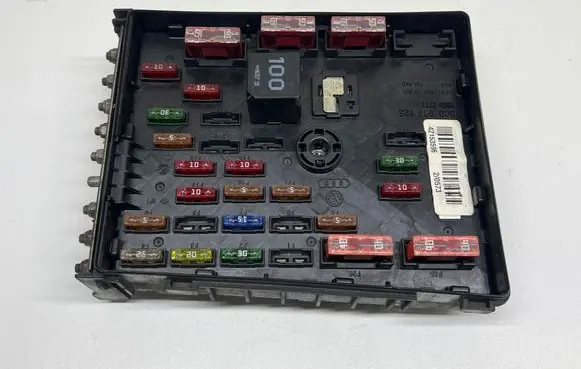 Volkswagen PASSAT B6 Fuse module 3C0937125 63592777