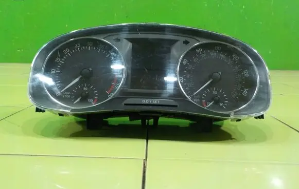 Skoda Rapid (NH) Speedometer (instrument cluster) 5JA920941 17AB92