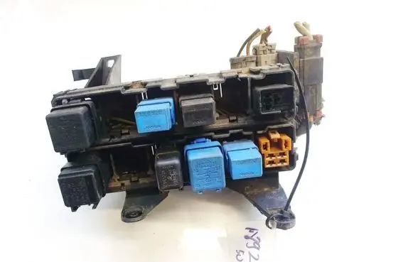 Nissan Primera Fuse box set 71543087ya1 7154-3087ya1