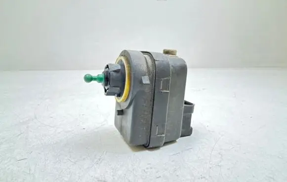 Renault Scenic I Headlight level adjustment motor P7700840141