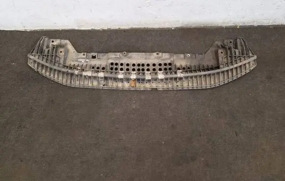 Toyota Verso Front bumper skid plate/under tray 526180F010